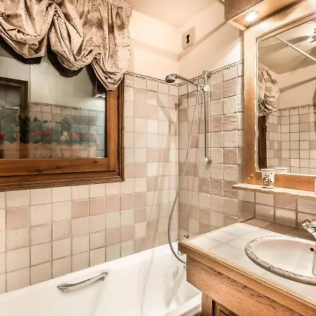 Duplex 3 Avec Cheminee, Balcons Et Piscine - Proche Centre - Fr-1-453-42 Megève